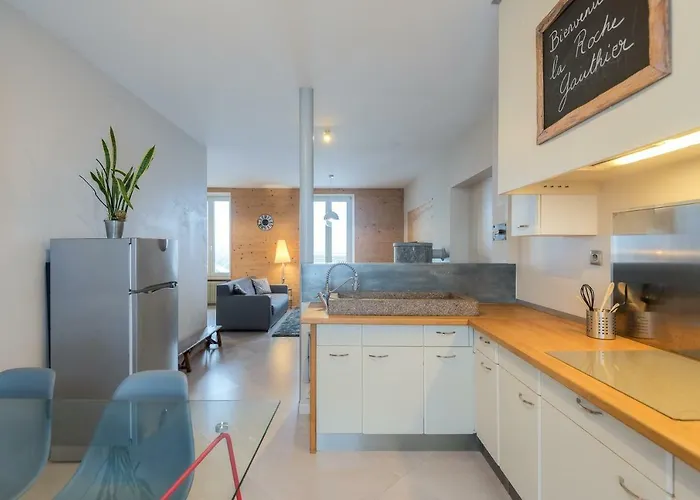 La Roche Gauthier 4 Personnes * 热拉梅